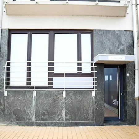 Attic Near 펜션 니우포르트