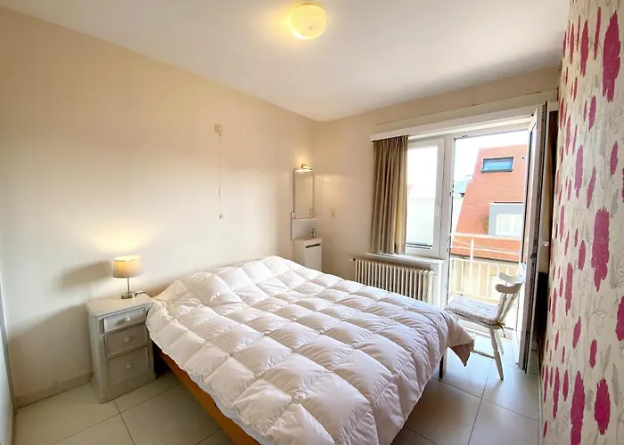 Attic Near * 니우포르트